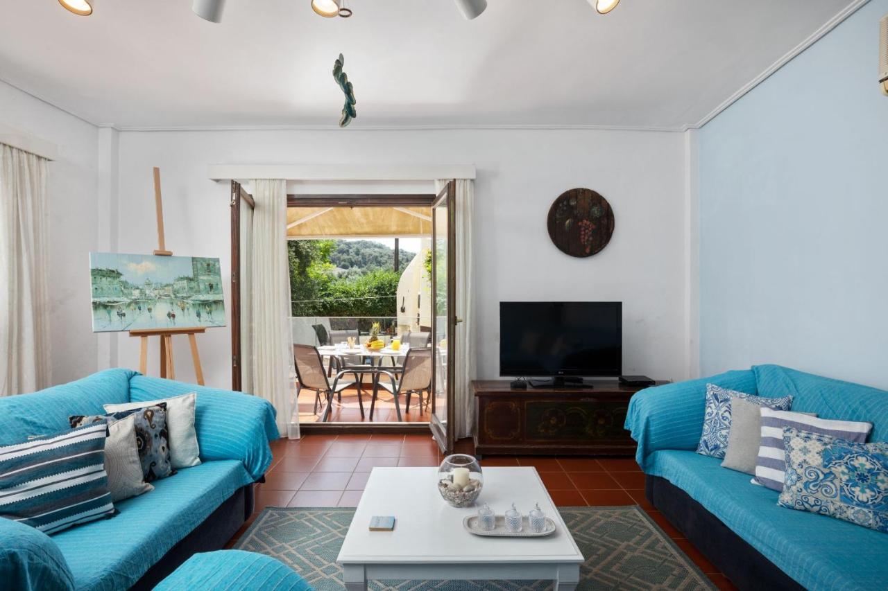 Villa Lianolia Peritheia Экстерьер фото