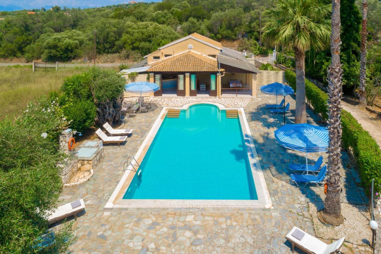 Villa Lianolia Peritheia Экстерьер фото